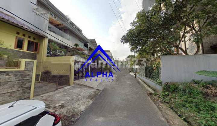 House for rent 4 Bedrooms in Sutami, Bandung
