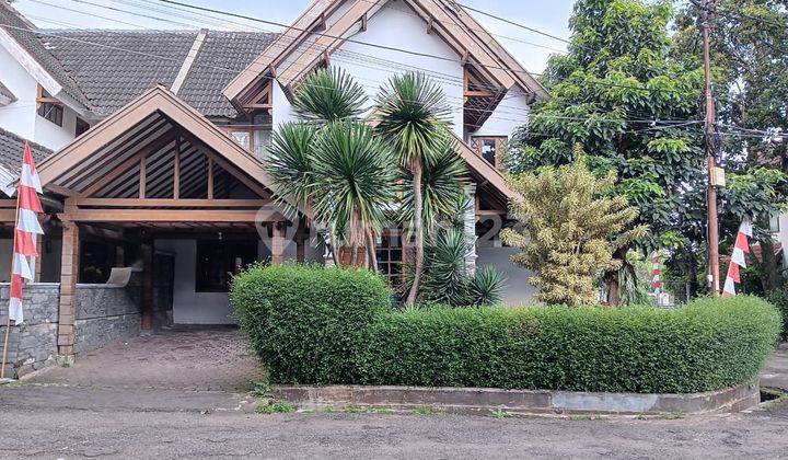 DIsewakan Rumah 5 Kamar Tidur di Tubagus Ismail Bandung 2