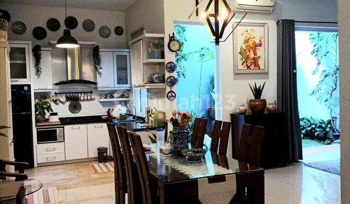 Dijual Rumah Cantik Dan Strategis Bsd. Kondisi Mulus, Siap Huni. Dijual Rumah Cantik Dan Strategis Bsd. Kondisi Mulus, Siap Huni.