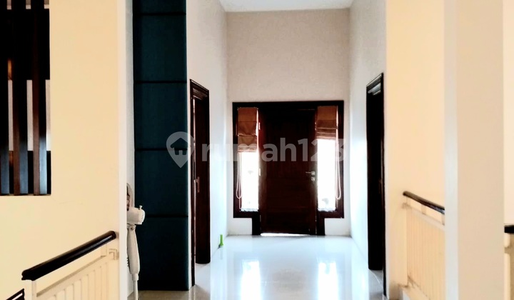 Dijual Rumah Hoek, Asri Dan Cantik. Siap Huni Di Vila Melati Mas 2