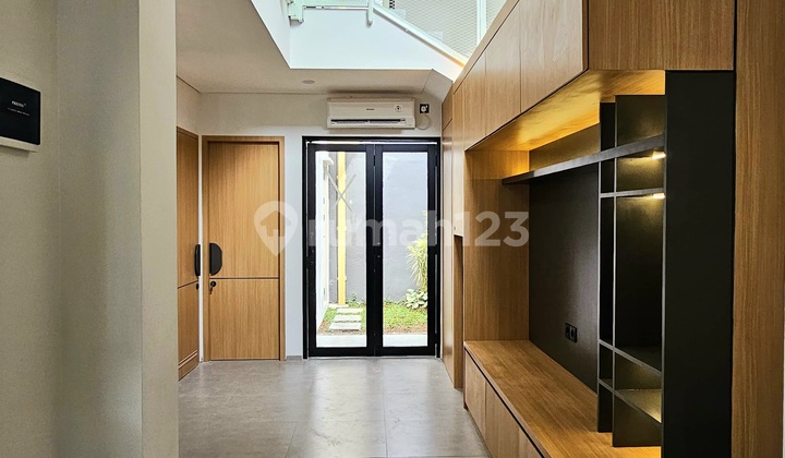 Sell Beautiful Aesthetic House in Graha Raya. Industrial Style Ready to Occupy.