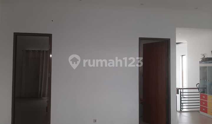 Jual Rumah Lux mewah semifurnish siap huni di Taman Holis Kodya Bandung