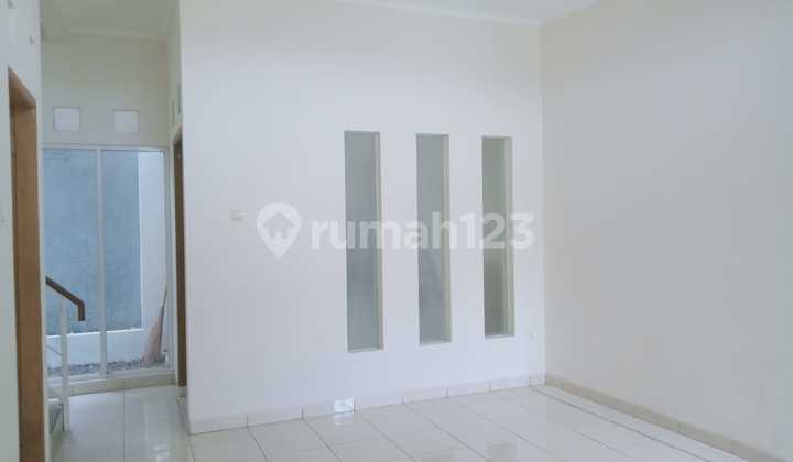 Jual Rumah Cantik Siap Huni 2 Lantai di Pasir Impun - Bandung Timur.