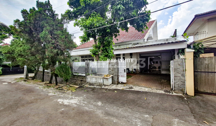 Rumah Hitung Tanah Area Cinere Posisi Hoek Dekat Mall Besar Posisi Strategis