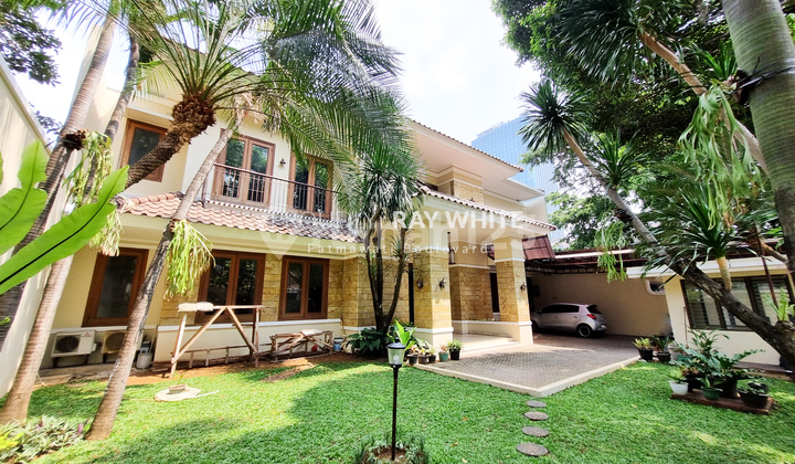 Rumah Bagus Lokasi Elite Buat Hunian Area Wijaya, Kebayoran Baru