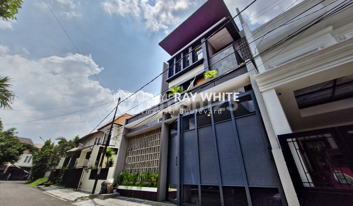 Rumah Brand New Desain Modern Siap Huni di Belakang Pondok Indah Mall