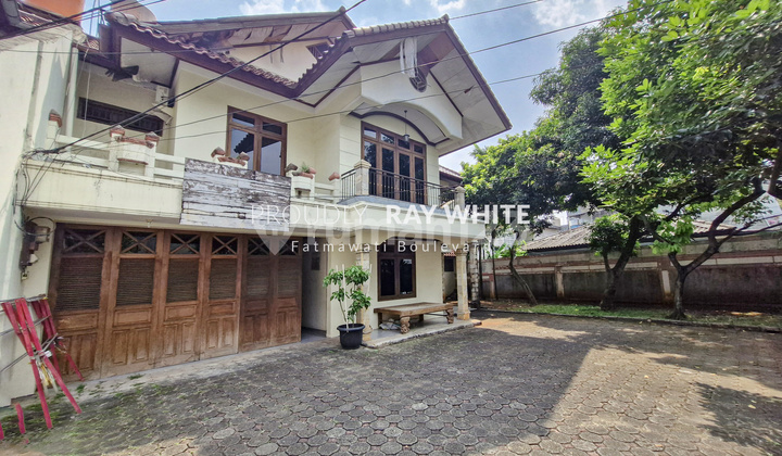 Rumah Desain Minimalis 2 Lantai Dekat Pejaten Village 2