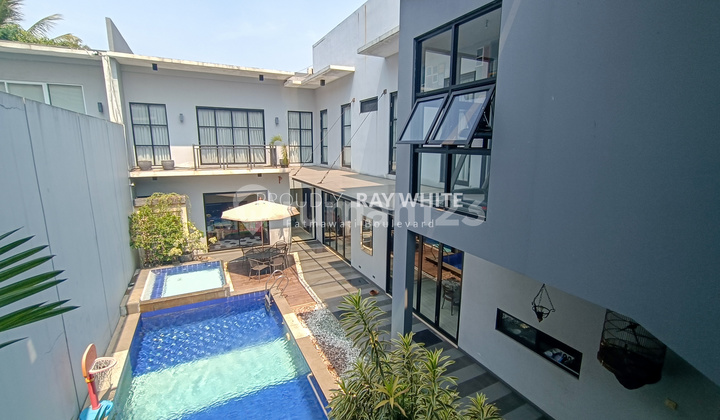 Rumah Cantik Modern Minimalis Semi Furnished Area Cilandak