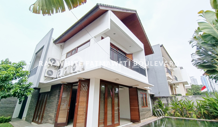 Rumah Asri Dalam Komplek Perumahan di Cilandak Siah Huni