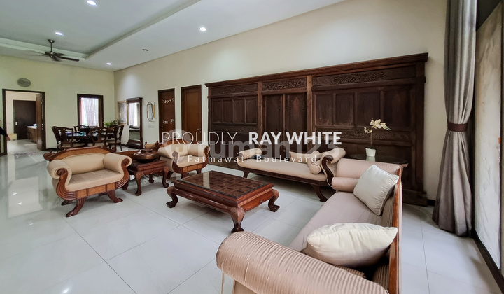 Rumah Minimalis Klasik Siap Huni Taman Belakan Luas Dekat Pejaten Village 2