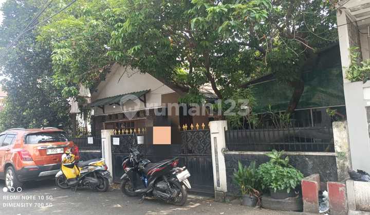 House + 10-Room Boarding House in Rawamangun, East Jakarta with SHM (Freehold Title)