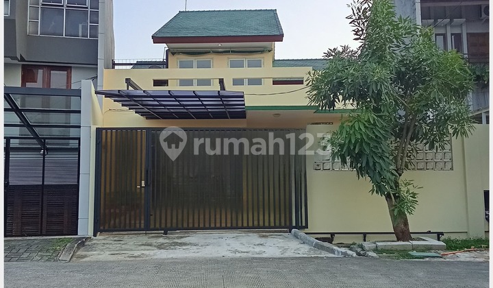 Rumah 1,5 Lantai + Rooftop Siap Huni di Komplek Puri Cinere Depok Rumah 1,5 Lantai + Rooftop Siap Huni di Komplek Puri Cinere Depok