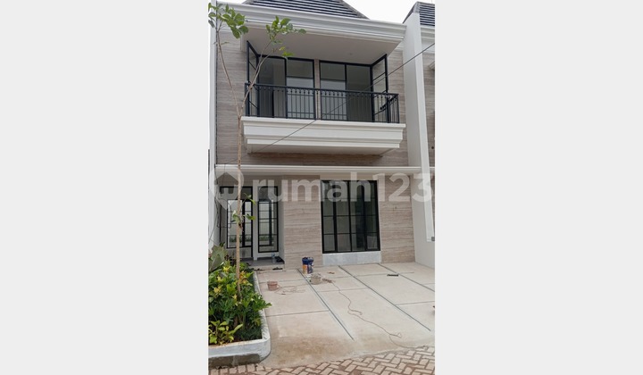 Rumah Cluster Baru 2 Lantai American Classic di Jatiwaringin, Bekasi Rumah Cluster Baru 2 Lantai American Classic di Jatiwaringin, Bekasi