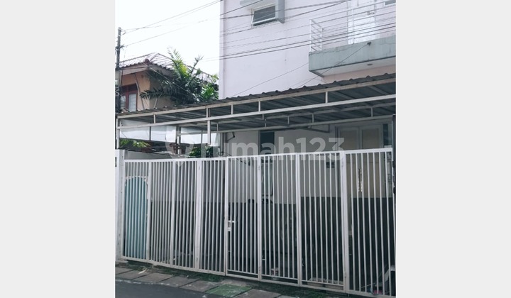 Strategis, Rumah Murah 2 Lantai di Cipete Jakarta Selatan Strategis, Rumah Murah 2 Lantai di Cipete Jakarta Selatan