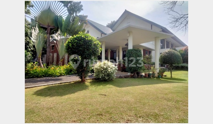 Rumah Mewah + Lift Tanah Luas di Lebak Bulus, Jakarta Selatan