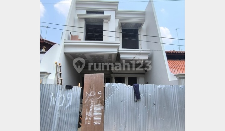 Rumah Baru 2 Lantai 5 Menit dari AL-Azhar dan LRT Rawamangun, Jakarta Timur Rumah Baru 2 Lantai 5 Menit dari AL-Azhar dan LRT Rawamangun, Jakarta Timur