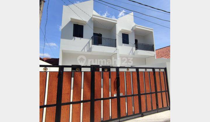 Rumah Baru 2 Lantai di Kavling Kalisari, Pasar Rebo Jakarta Timur 1