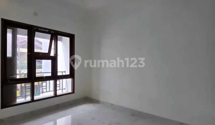 Rumah 2 Lantai SHM dalam Komplek Pondok Bambu, Jakarta Timur 2