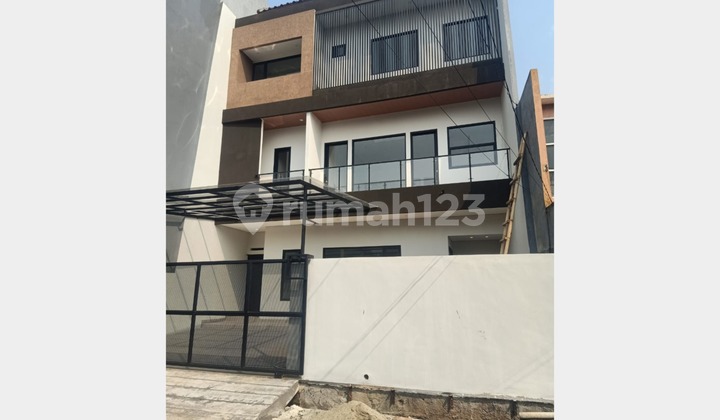 New 3-Story House with SHM in Duren Sawit Complex, East Jakarta New 3-Story House with SHM in Duren Sawit Complex, East Jakarta
