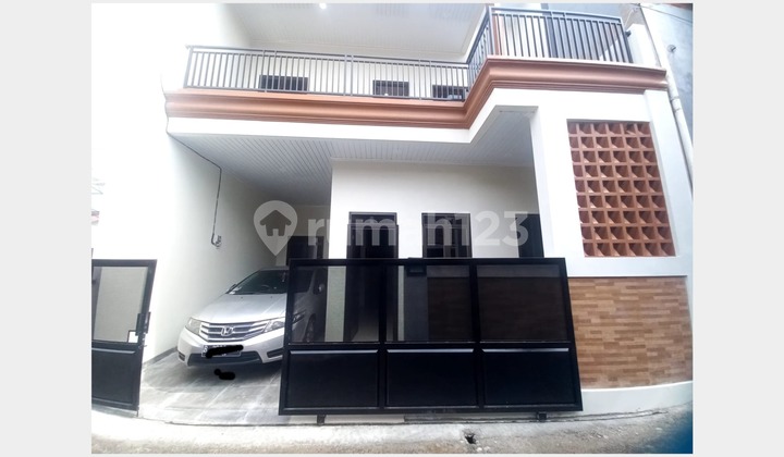 Bisa KPR, Jual Bu Rumah 2 Lantai Siap Huni di Komplek Kavling Dki Pondok Kelapa