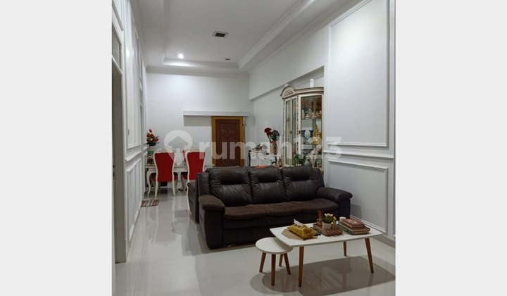 Rumah 1,5 Lantai di Utan Kayu Matraman, Jakarta Timur Rumah 1,5 Lantai di Utan Kayu Matraman, Jakarta Timur