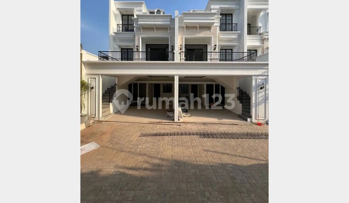 Rumah Townhouse 3 Lantai di Mampang Prapatan Jakarta Selatan Rumah Townhouse 3 Lantai di Mampang Prapatan Jakarta Selatan