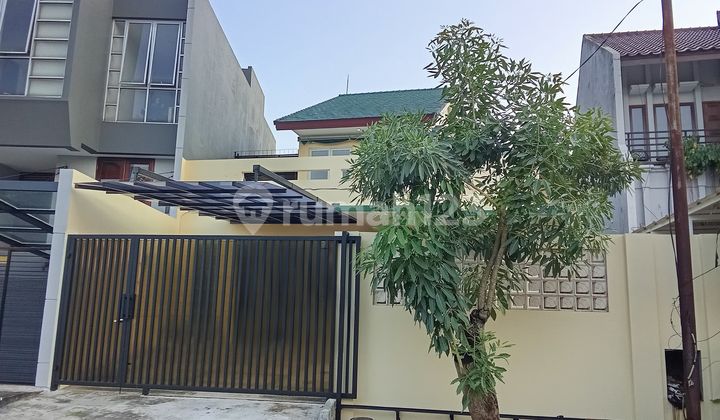 Rumah 1,5 Lantai + Rooftop Siap Huni di Komplek Puri Cinere Depok 2