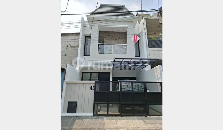 Rumah Siap Huni Ada Kolam Renang di Tegal Parang, Mampang Jakarta Selatan Rumah Siap Huni Ada Kolam Renang di Tegal Parang, Mampang Jakarta Selatan