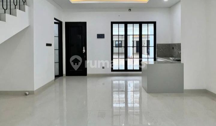 3-Story Townhouse in Mampang Prapatan, South Jakarta 2