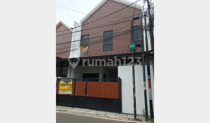 Kost 2 Lantai 9 Pintu Bangunan Baru di Duren Sawit, Jakarta Timur Kost 2 Lantai 9 Pintu Bangunan Baru di Duren Sawit, Jakarta Timur