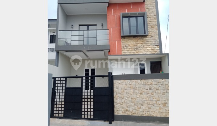 Rumah Baru 2 Lantai di Pasar Minggu, Jakarta Selatan Rumah Baru 2 Lantai di Pasar Minggu, Jakarta Selatan