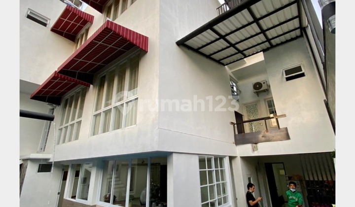 3-Story House with Swimming Pool in Billymoon, Pondok Kelapa, Duren Sawit 3-Story House with Swimming Pool in Billymoon, Pondok Kelapa, Duren Sawit