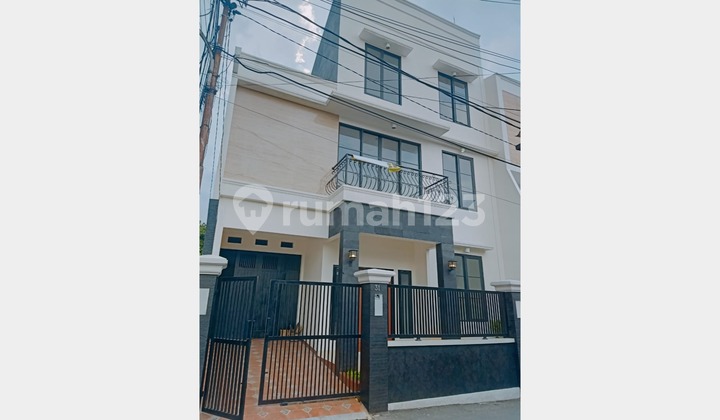 Rumah 3 Lantai Siap Huni di Kalibata, Pancoran Jakarta Selatan