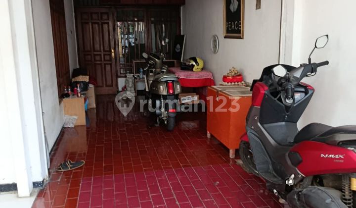 Jul BU. Rumah 1 Lantai di Lokasi Strategis Tebet Jakarta Selatan  2