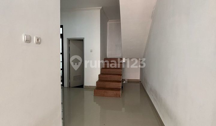 Rumah Baru 2 Lantai Konsep Aparthouse di Condet Jakarta Timur Rumah Baru 2 Lantai Konsep Aparthouse di Condet Jakarta Timur