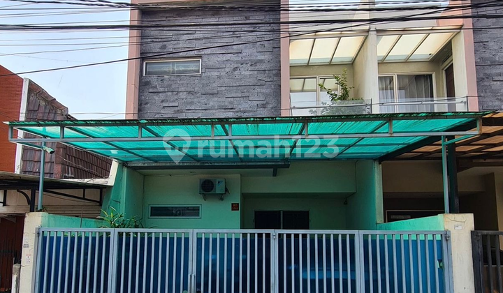 Rumah 2,5 Lantai Area Duri Kepa Lingkungan Nyaman Dan Bersih