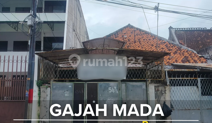Old House Behind Gajah Mada Suitable for Boarding House Business