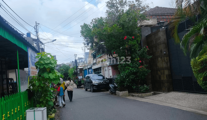Rumah Di Daerah Gajah Mada Cocok Untuk Dijadikan Kantor 2
