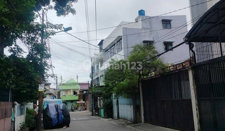Rumah Daerah Glodok, Dekat Pasar Cocok Untuk Jualan 2