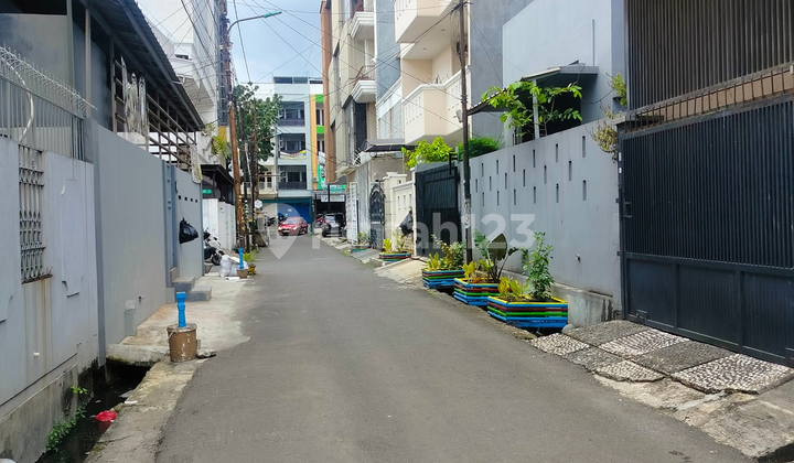 Rumah 3 Lantai Area Tanjung Duren Dekat Dengan Mall Central Park 2