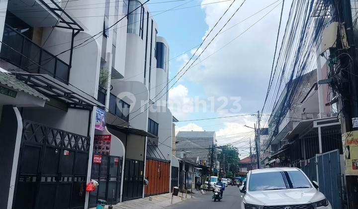 Dijual Rumah Di Dekat Mall Central Park Dan Mall Taman Anggrek 2