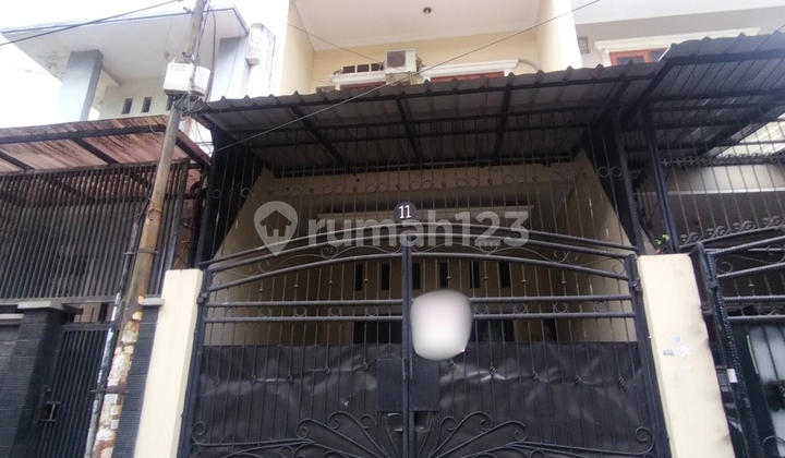 3-Story House in Tanjung Duren Area Near Central Park Mall