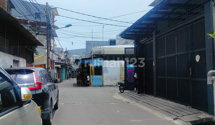 Dijual Rumah Tua Area Angke Akses 2 Mobil 2