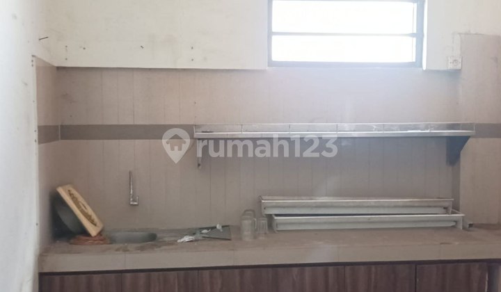Dijual Ruko Strategis Mainroad Ahmad Yani 1