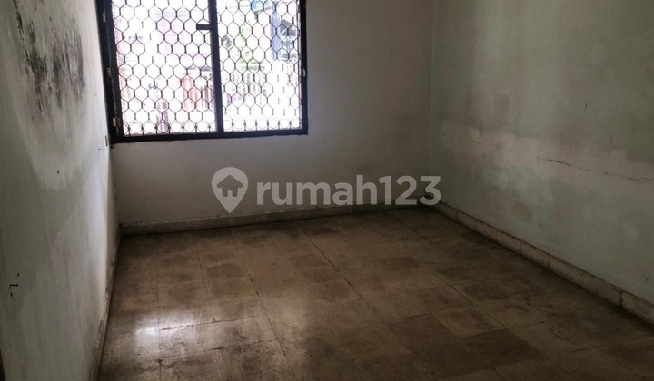 House on Jalan Supratman Wing Suitable for Cafe, Office or Business Space, Open Space Layout. House on Jalan Supratman Wing Suitable for Cafe, Office or Business Space, Open Space Layout.