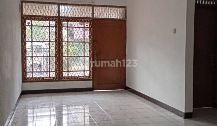 Rumah 1.5 Lantai Dalam Komplek Siap Huni Terawat 2