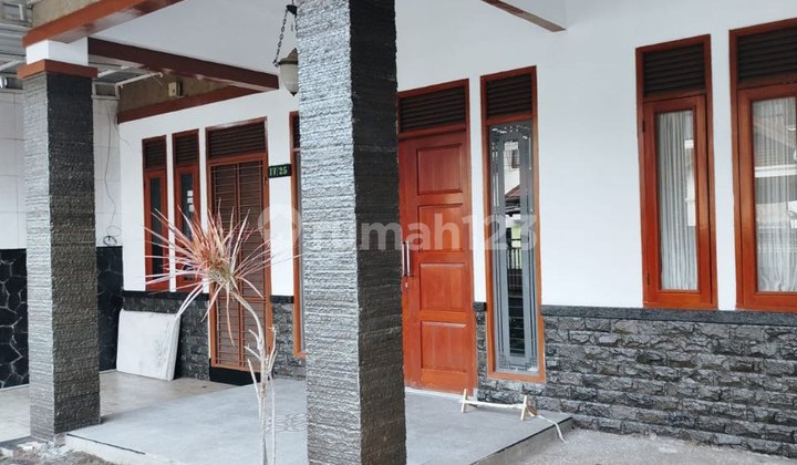 Well-Maintained 2-Story House Ready to Occupancy in Soekarno Hatta, Bandung