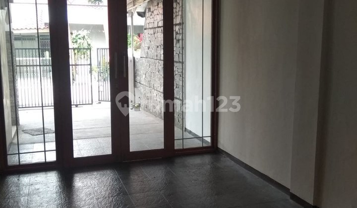 Rumah Minimalis 2 Lantai Dalam Komplek Turangga Buah Batu