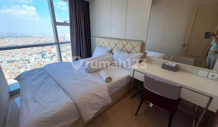 Sewa Apartemen Mewah Di Tunjungan Plaza, 3br, Full Furnished 2