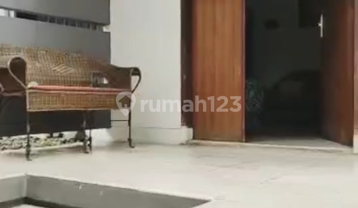 Jual Rumah 1 Lantai Di Depan 2 Lantai Diblakng Dipusat Kota Bandung